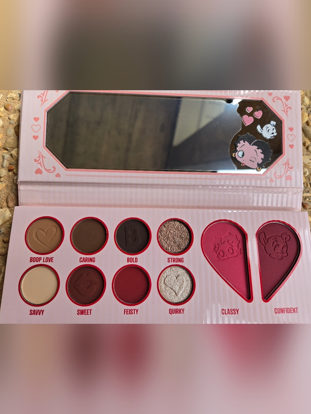 BRAND NEW NEVER USED Betty Boop "Unafraid to Be Me" Eyeshadow & Face Palette. - Picture 7 of 7